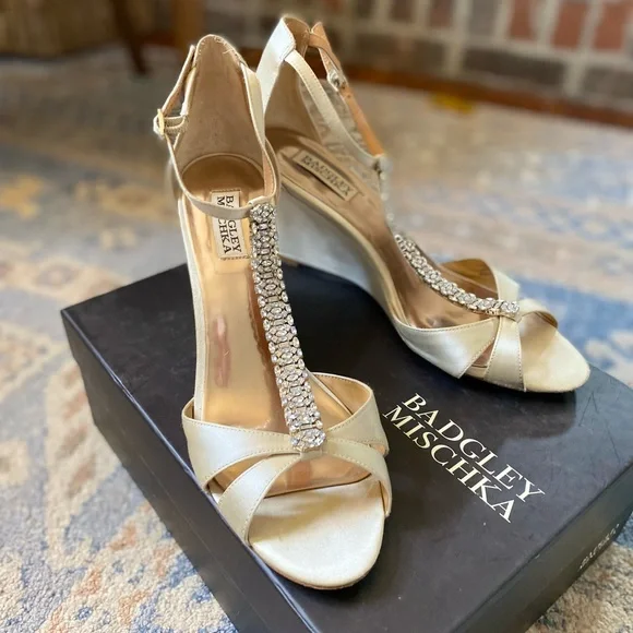 Badgley Mischka Shoes Badgley Mischka Romance Ivory Satin